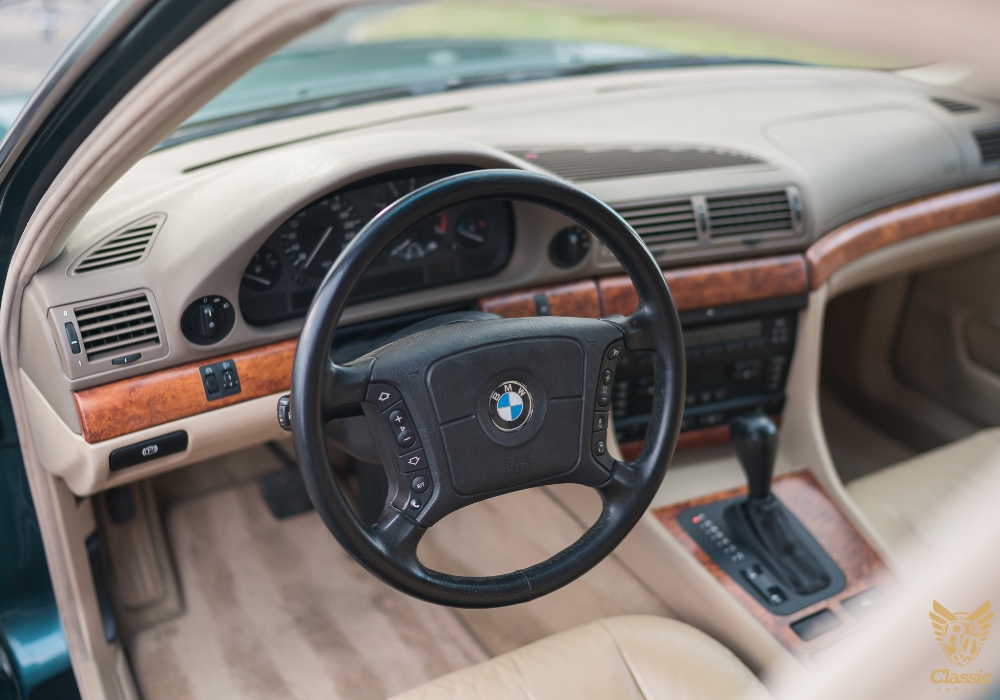 BMW 740 e38 - RT Classic Garage