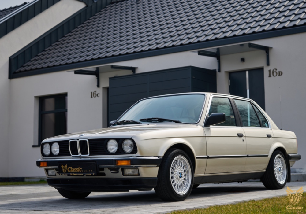 BMW 320i e30 - RT Classic Garage