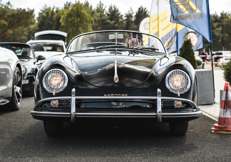 Najlepsze klasyczne samochody - RT Classic Garage