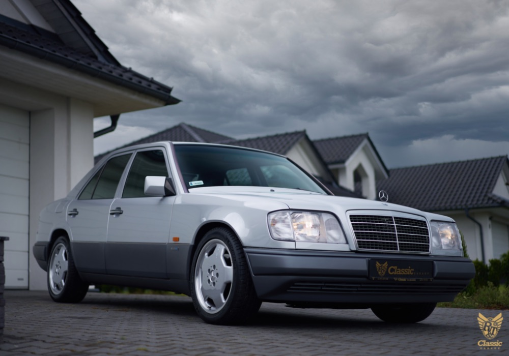 Mercedes E320 Sportline(W124) - RT Classic Garage