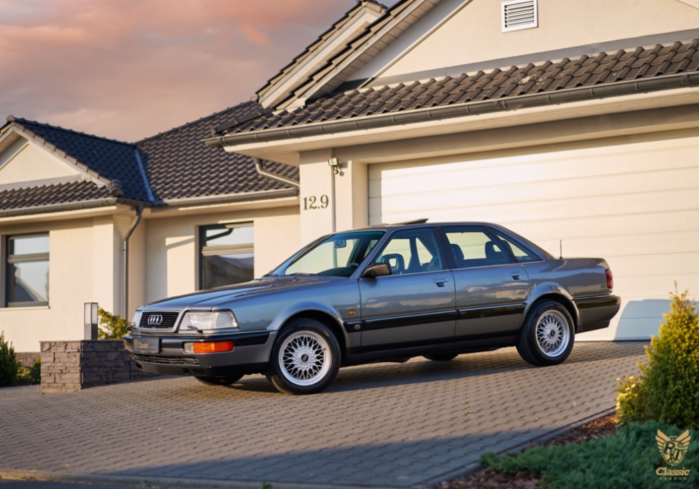 AUDI V8 - RT Classic Garage