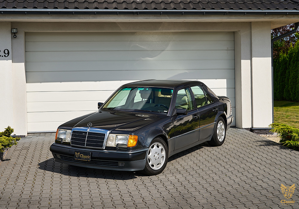 Mercedes 500E (W124) - RT Classic Garage