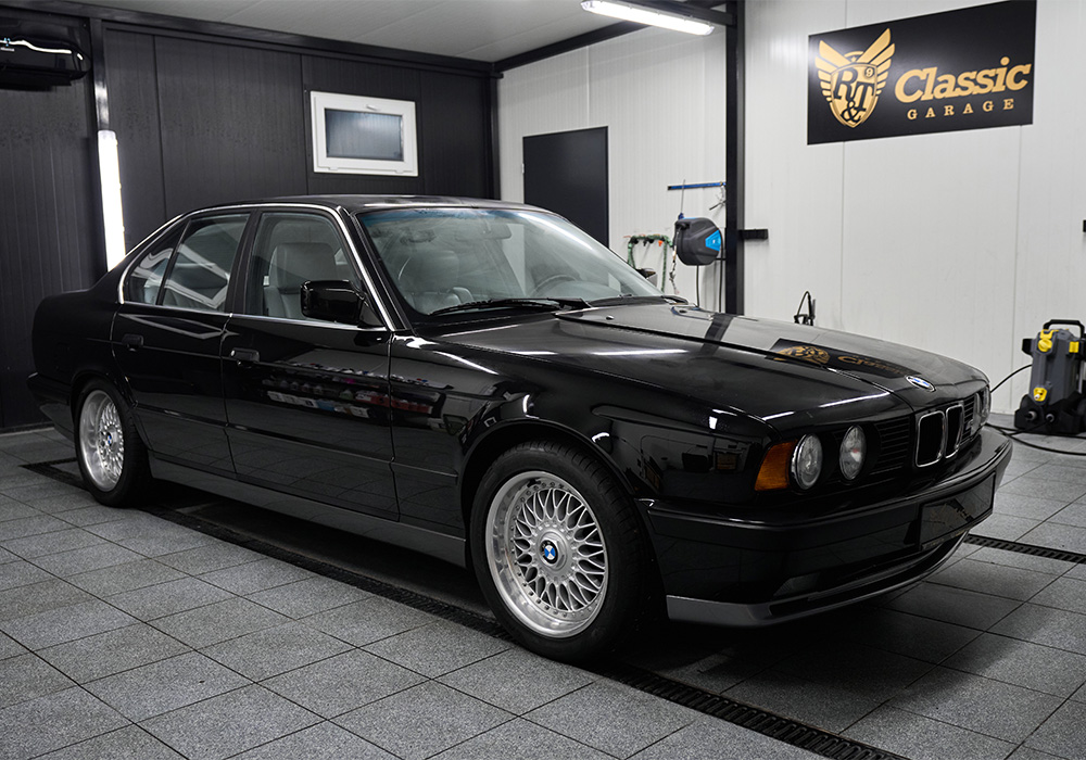 BMW M5 E34 - RT Classic Garage