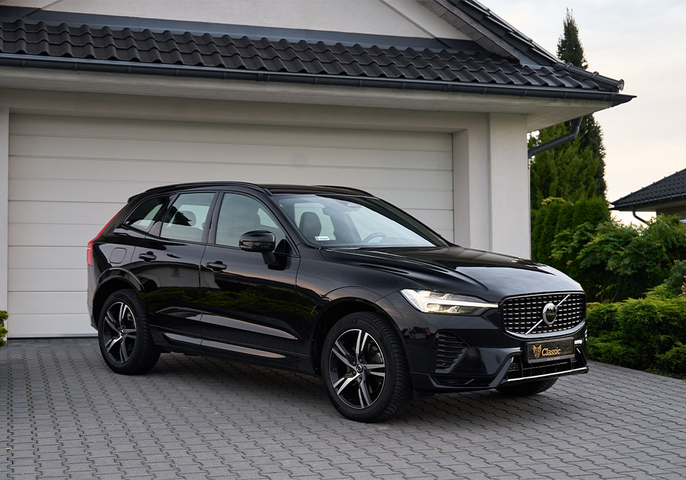 Volvo XC60 B4 R-Design - RT Classic Garage